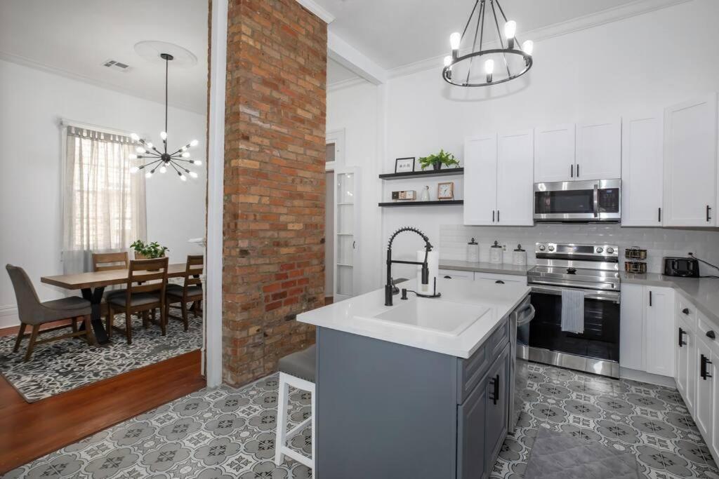 Beautifully Updated New Orleans Home Экстерьер фото