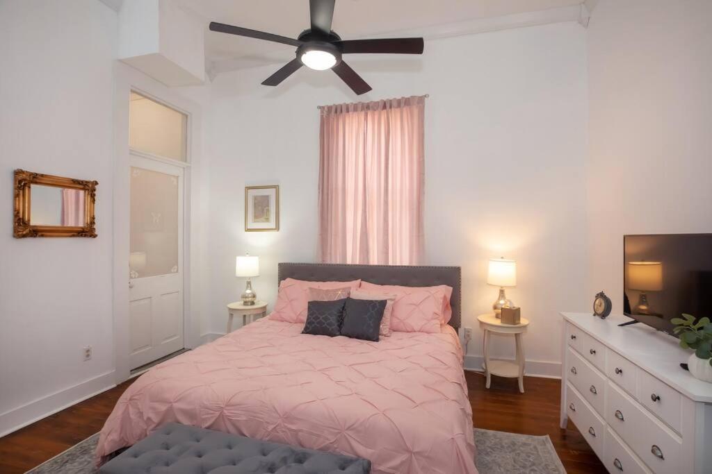 Beautifully Updated New Orleans Home Экстерьер фото